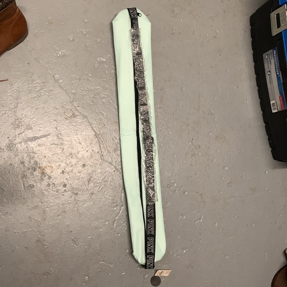 NWT PINK carrying cooler, strap over shoulders, fits about 8-10 cans, teal - Picture 3 of 5